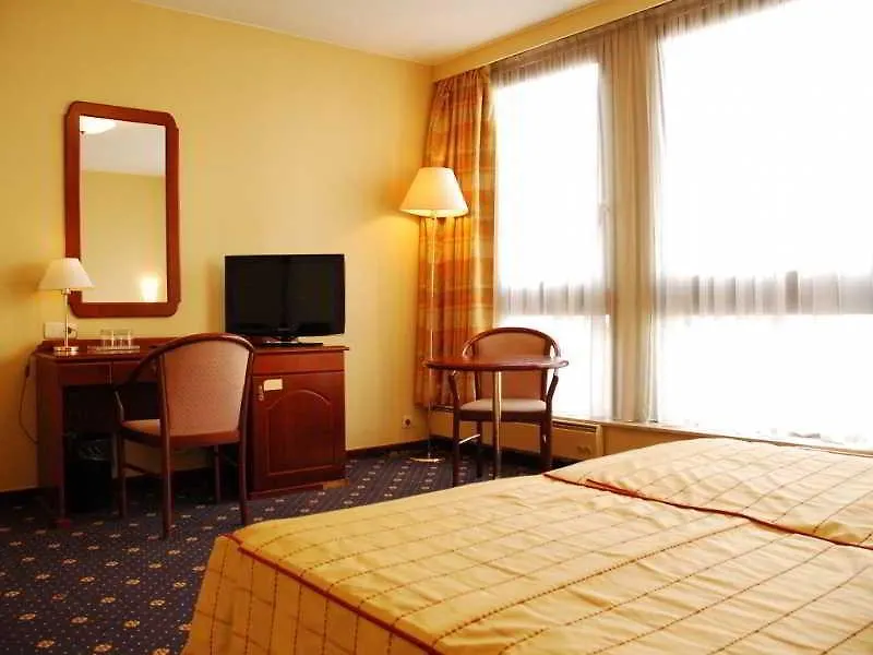 9Hotel Chelton Brussels 3*,