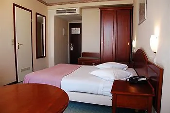 9Hotel Chelton Brussels 3*,